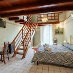 Francy House 招待所 3*