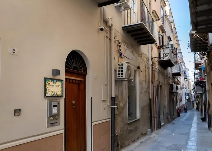 Francy House ゲストハウス 3*