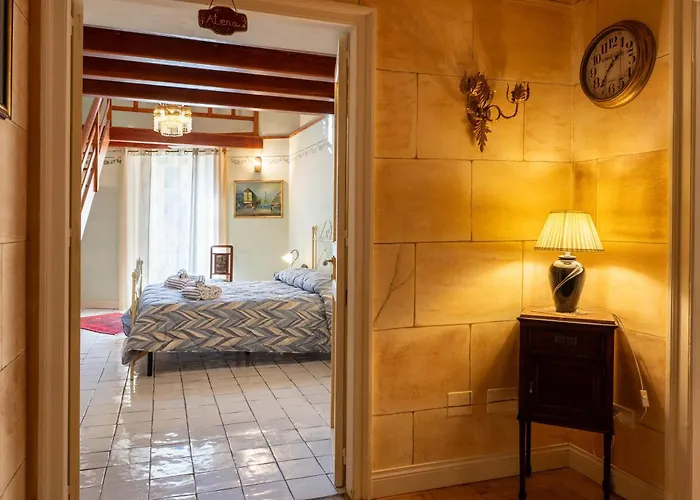 Francy House ゲストハウス テルミニ・イメレーゼ